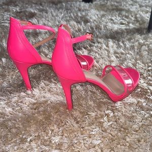 Neon pink
LIMELIGHT WOMENS GIO SANDAL - Neon Pink